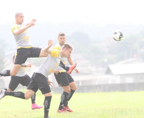 Ajustes antes de duelo de domingo