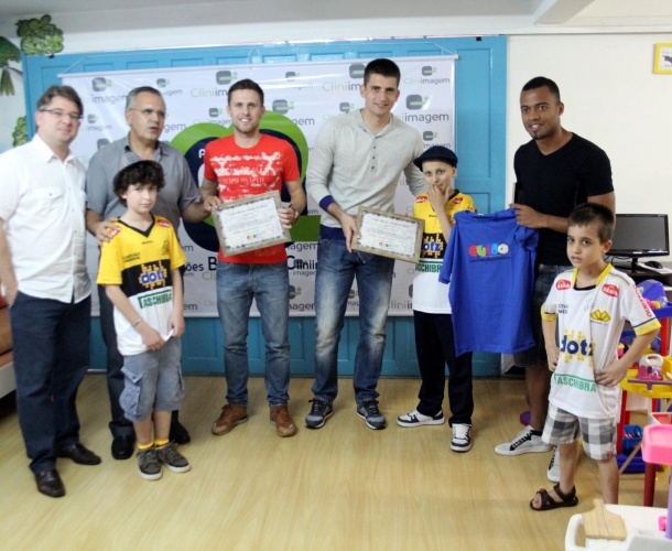 Atletas do Tigre são homenageados pela Casa Guido