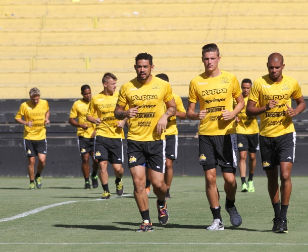 Atletas fazem treino regenerativo no Tigre