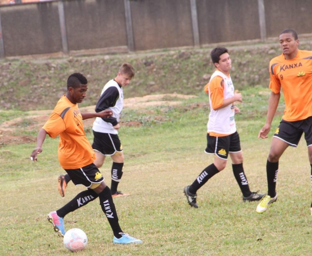 Base do Tigre volta a jogar pelo Catarinense