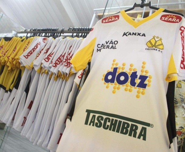 Camisa branca já está disponível na Tigre Maníacos