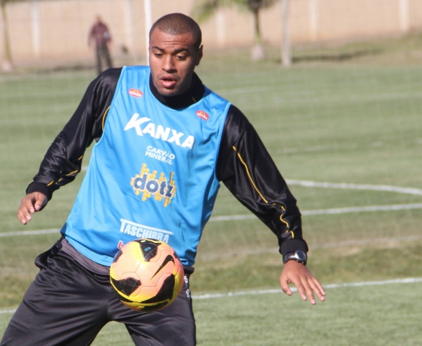 Cassiano quer o primeiro gol pelo Tigre