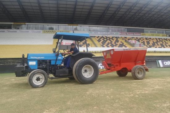 CBF oferece serviços no gramado do HH
