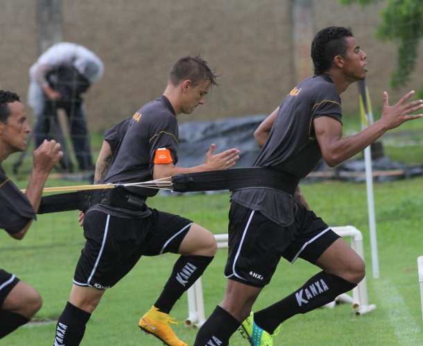 Chuva não diminui ritmo de treinos no Tigre