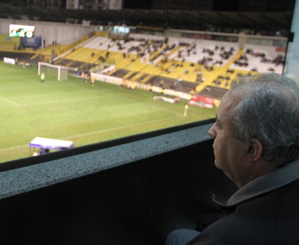 Comissão técnica acompanha vitória da base