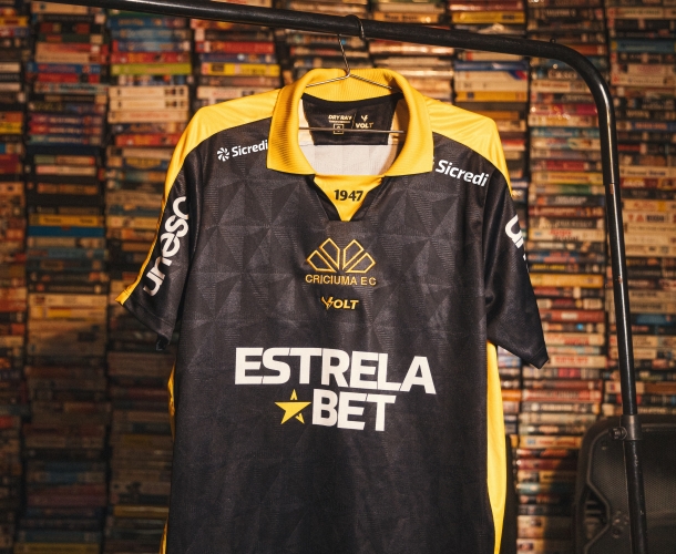 Criciúma apresenta nova camisa com visual retrô e identidade vibrante inspirada nos anos 90