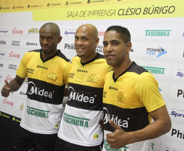 Criciúma apresenta três reforços