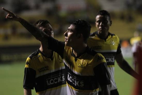 Criciúma bate o Brusque