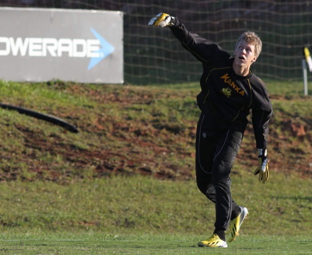 Criciúma concretiza renovação com goleiro
