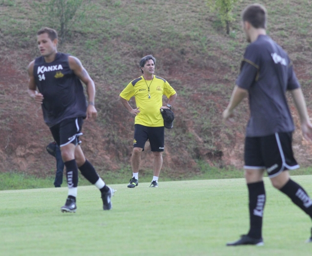 Criciúma duela com o Joinville