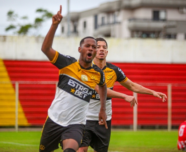 Criciúma é o único clube de SC com as três categorias de base nas eliminatórias do Catarinense