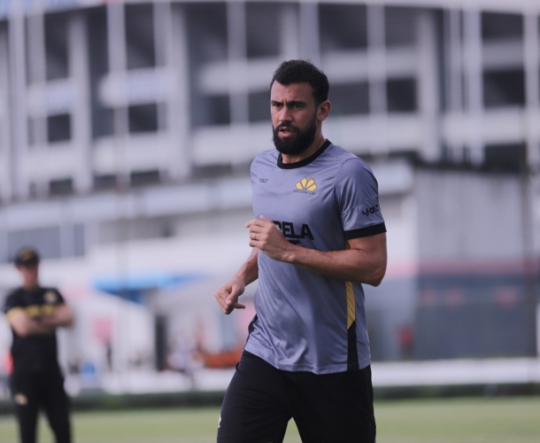 Criciúma e Remo duelam no Mangueirão