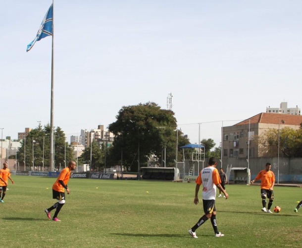 Criciúma encara batalha no Rio