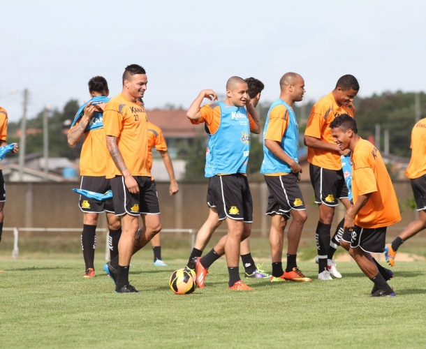 Criciúma encara desafio contra a Ponte
