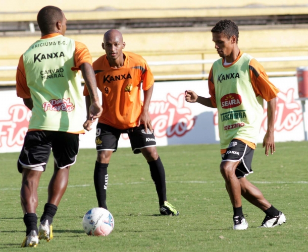 Criciúma encara desafio no Oeste