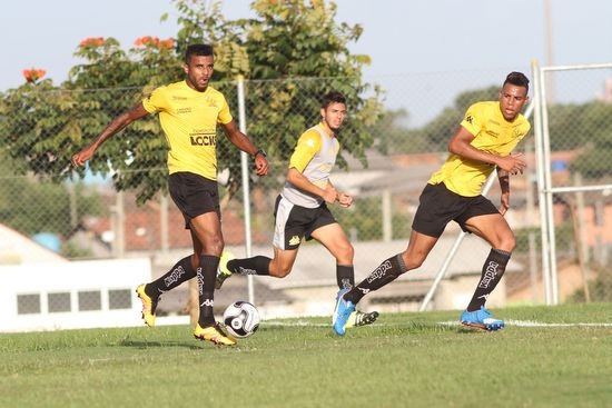 Criciúma encara o Avaí