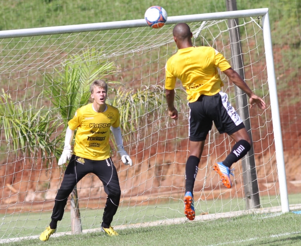 Criciúma encara o Inter em Lages