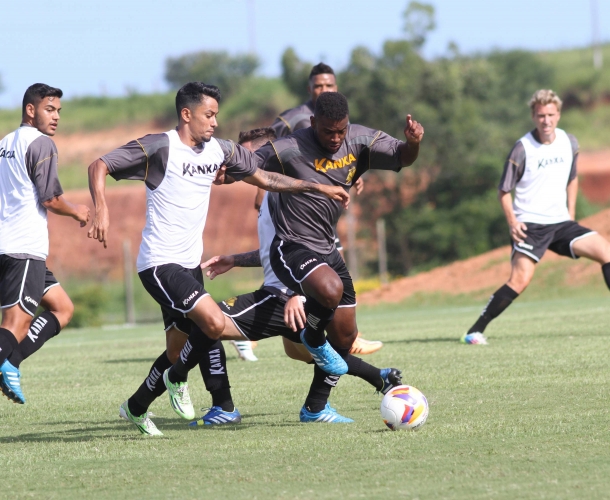 Criciúma encara o Novo Hamburgo