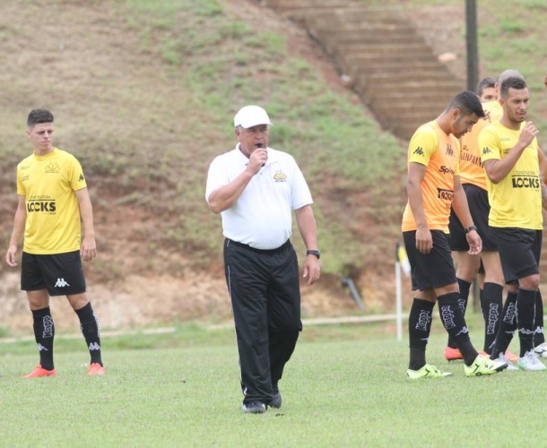 Criciúma enfrenta o Brusque