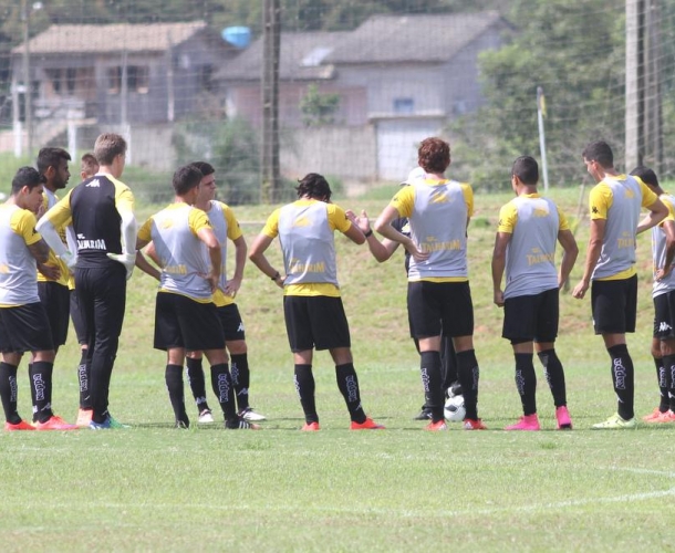 Criciúma enfrenta o Fluminense em MG