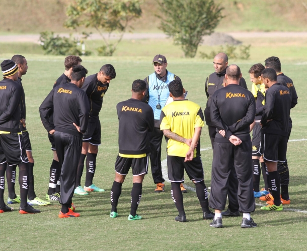 Criciúma enfrenta o Grêmio