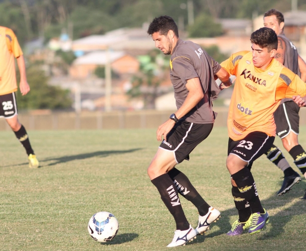 Criciúma faz trabalho coletivo no CT
