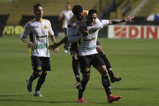 Criciúma goleia no Majestoso