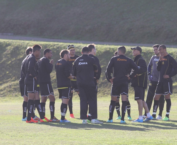 Criciúma joga contra o Cruzeiro