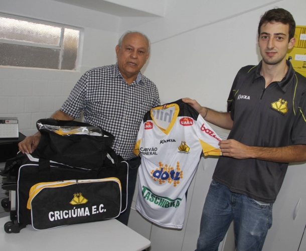 Criciúma master recebe uniforme completo