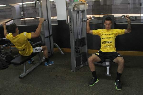 Criciúma realiza atividade de core e força