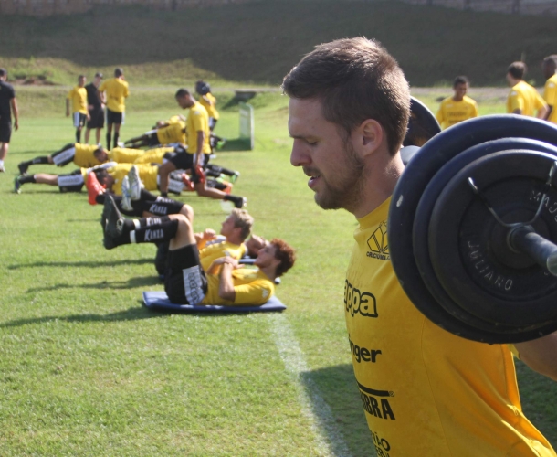 Criciúma realiza atividade técnica e de força
