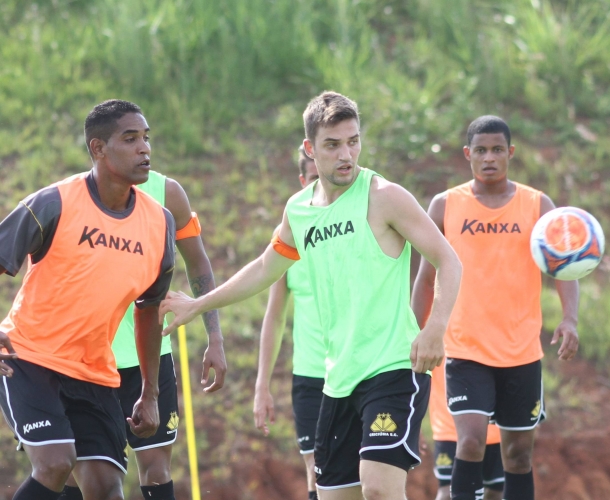 Criciúma realiza treino na parte técnica