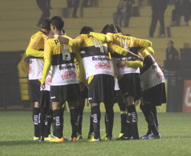 Criciúma recebe o Botafogo