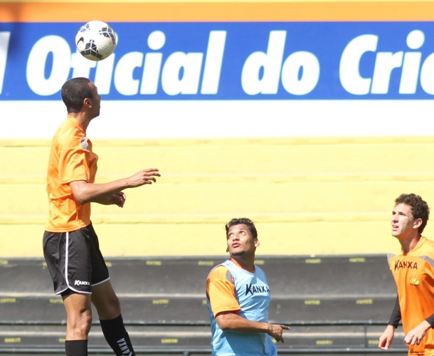 Criciúma recebe o Corinthians