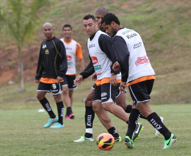 Criciúma recebe o Flamengo