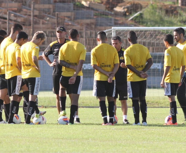 Criciúma recebe o Inter de Lages
