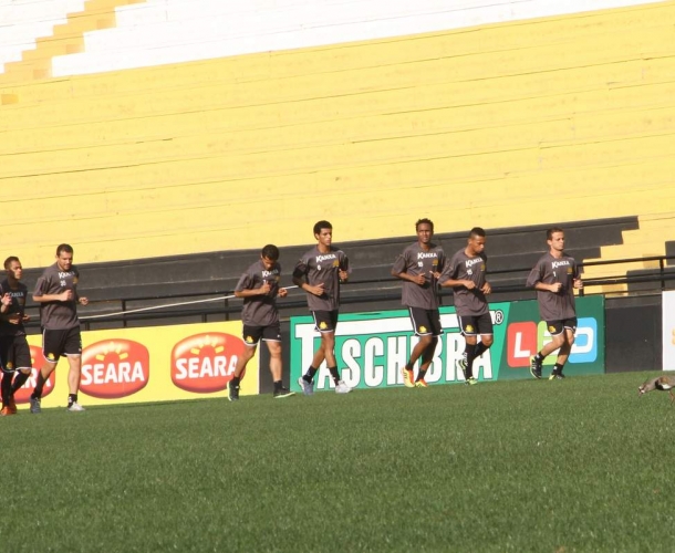 Criciúma recebe o Internacional