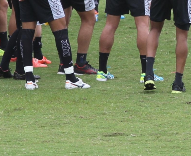 Criciúma relaciona 21 jogadores