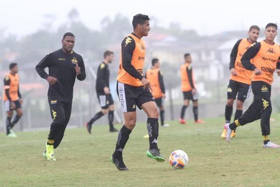 Criciúma trabalha parte tática