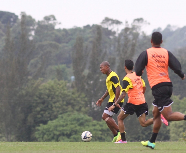 Criciúma treina forte parte tática