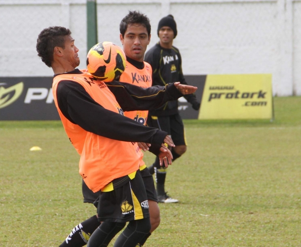 Criciúma treina no CT do Coritiba
