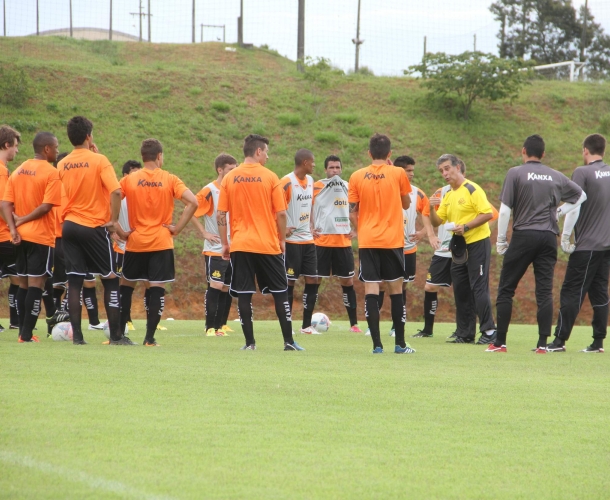 Criciúma treina no CT