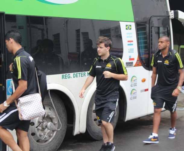 Delegação tricolor embarca para Minas