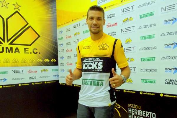 Diego Giaretta é apresentado oficialmente 