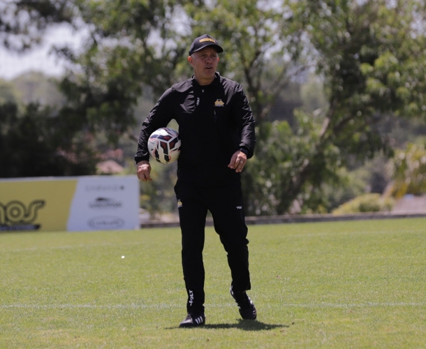 Eduardo Baptista intensifica a preparação tática