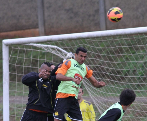 Elenco do Tigre trabalha forte