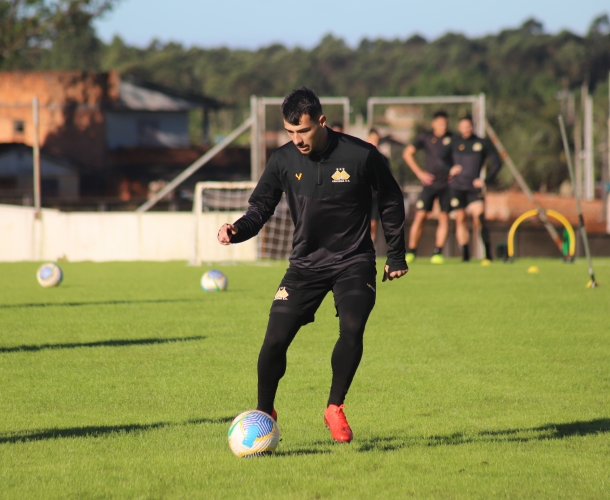Elenco se reapresenta com foco na Copa do Brasil