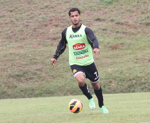 Elton animado com volta ao time