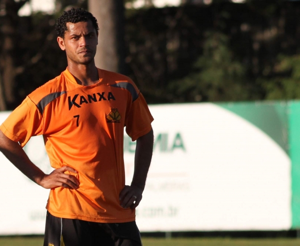 Elton quer Tigre firme neste domingo