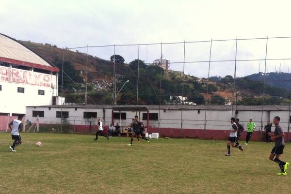 Em Juiz de fora, juvenil duela com o Botafogo